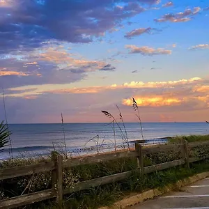 Aparthotel Turquoise Retreat With Amazing Pools -king Bed, Daytona Beach